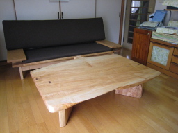 クリのソファーとタモ一枚板のセンターテーブル