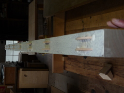 接着面にビスケットを入れる