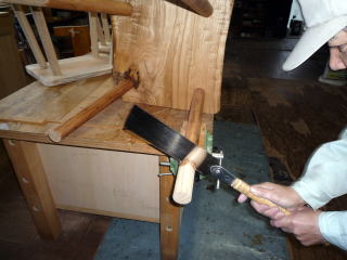 鋸で一気に切り落とす