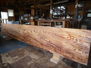 上がり框に使われていた松の一枚板