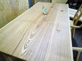 �^���ꖇ�_�C�j���O�e�[�u��