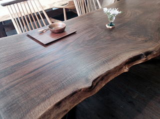 �N�����E�H�[���i�b�g�ꖇ�̃_�C�j���O�e�[�u��