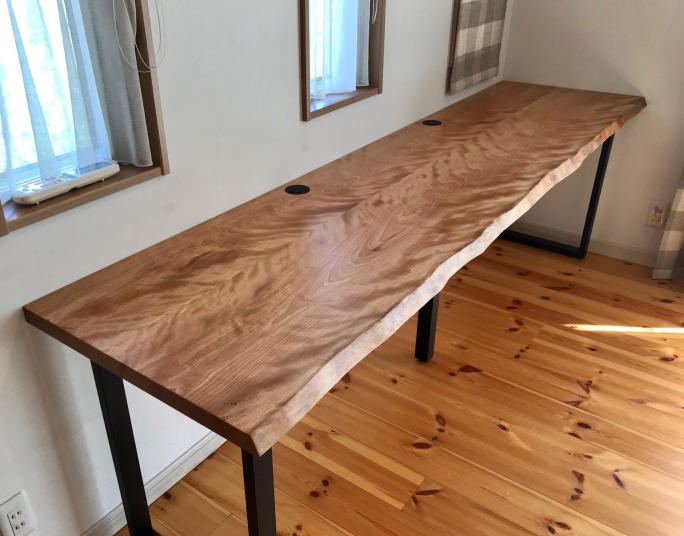 一枚板/無垢のダイニングテーブルとオーダー家具のきくら