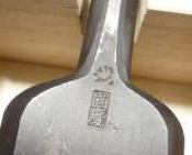 ���c�̍���̓������w